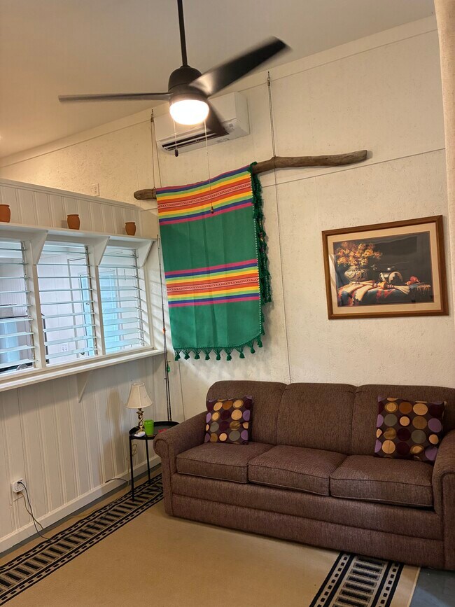 Building Photo - 112 E Scott St