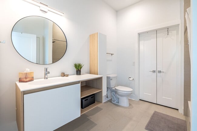 Building Photo - Top Floor 2bd/2ba Condo in East Atlanta, Perfect Roommate Setup!