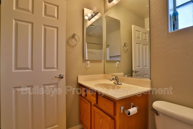 Building Photo - 1280 E Heather Dr