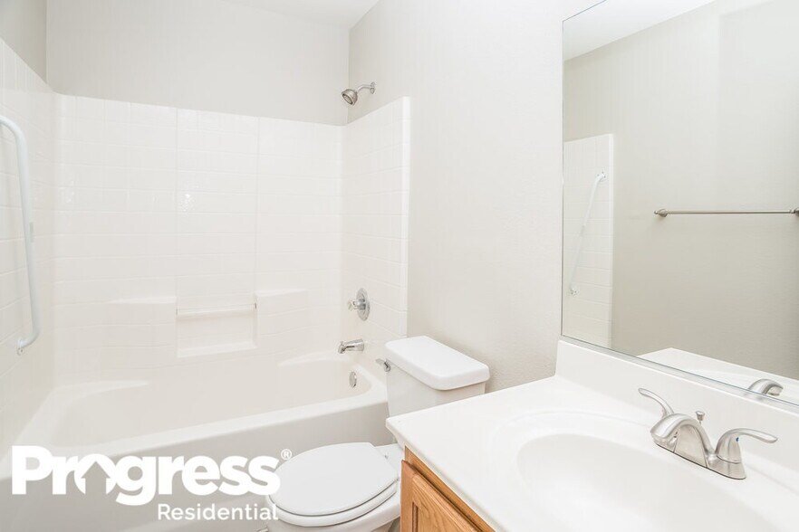 Building Photo - 9008 Crooked Shell Ave