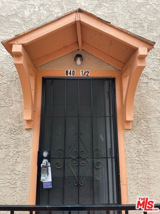 Building Photo - 836 S Catalina St