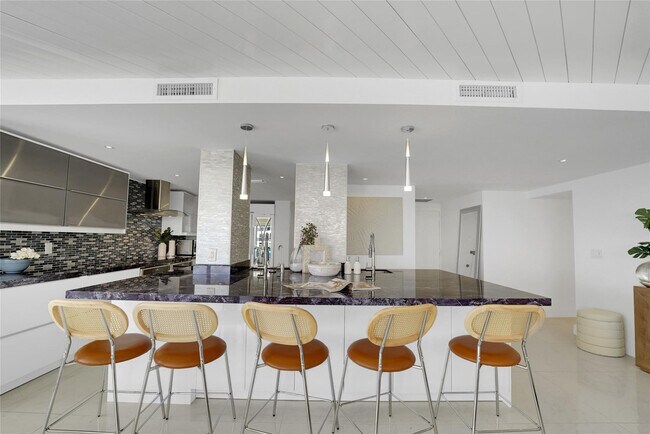 Building Photo - 3430 Galt Ocean Dr