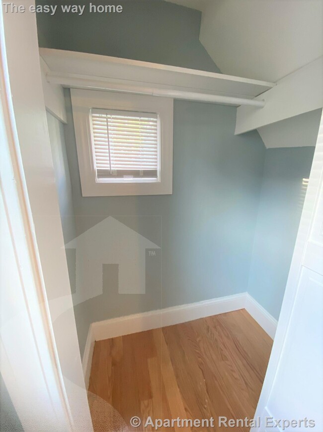 Building Photo - 309 Highland Ave