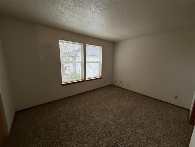 Building Photo - 762 SW 206th Pl