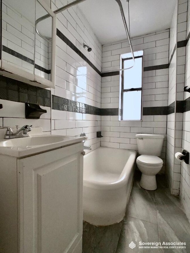 Building Photo - 24 Thayer Street