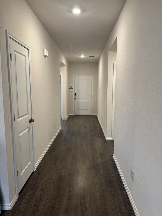 Building Photo - Spacious 4BR House in Aubrey