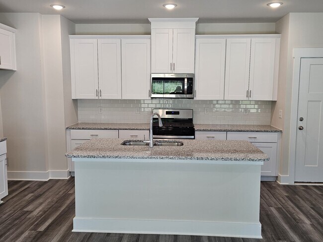 Building Photo - 224 Lanyard Ln