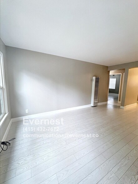 Building Photo - 924 Allerton St