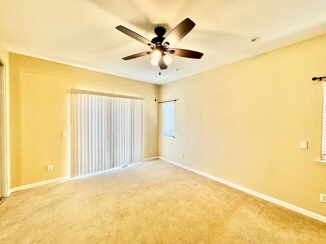 Building Photo - REDUCED!  Is it Retirement Time for You? 3 Bedroom 2 Bath in a desirable gated community!