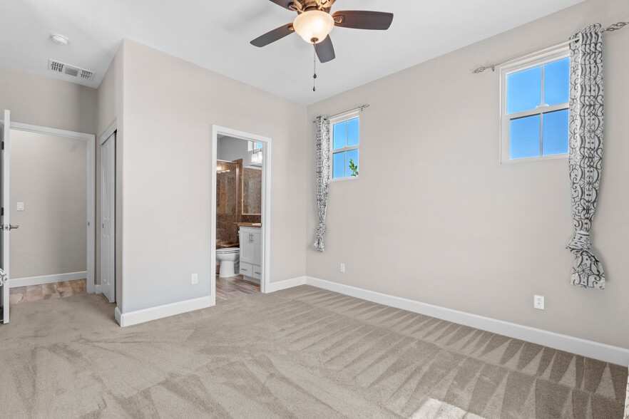 Building Photo - 377 Silver Ridge Dr