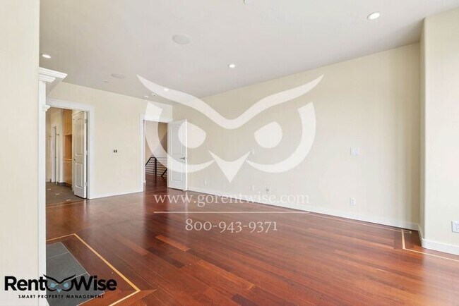 Building Photo - 727 Moraga St
