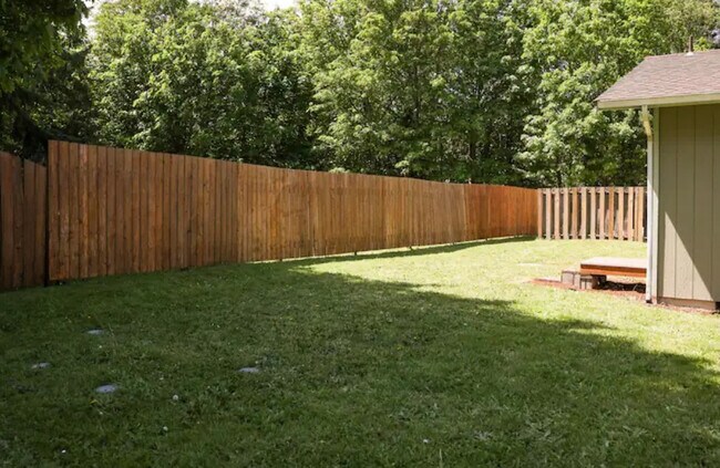 Building Photo - 303 S Bayview Ave