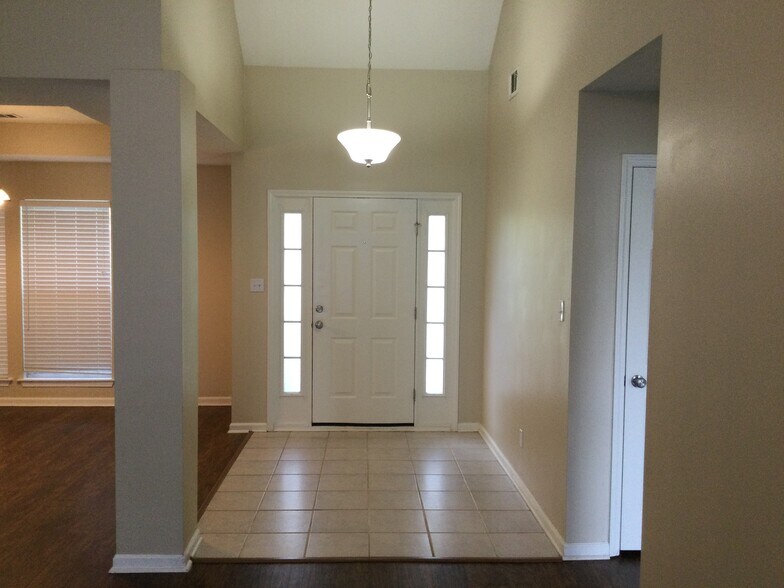 Building Photo - 12 Stoney Hill Rd