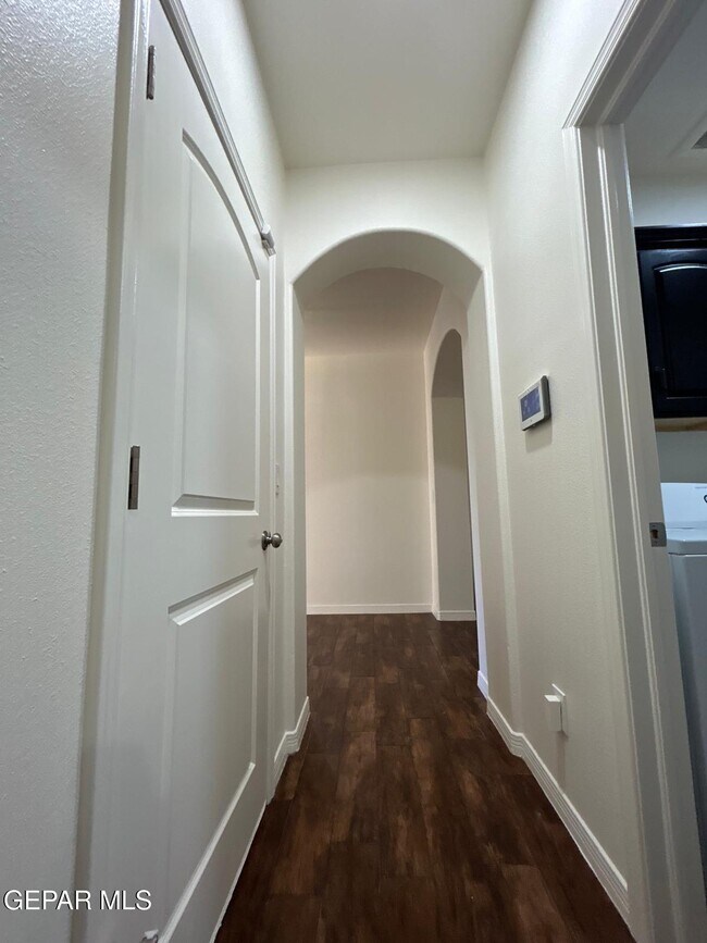 Building Photo - 7349 Skyrocket Dr