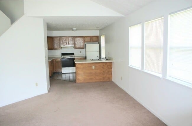 Building Photo - 2045 Rolling Meadows Ln