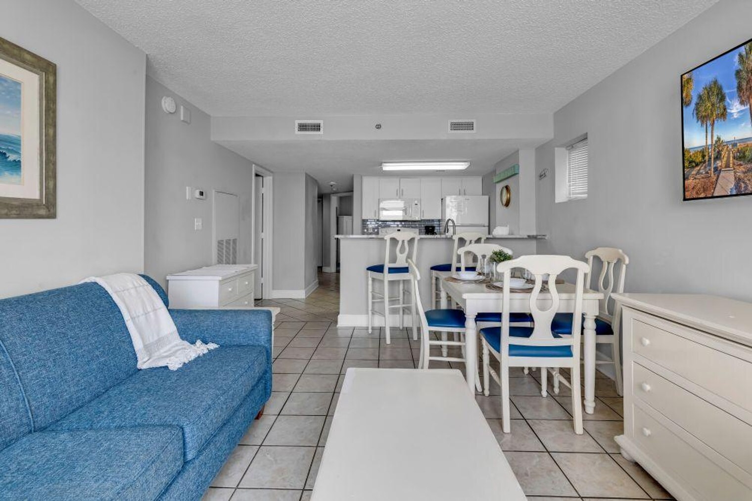 Building Photo - 647 N Creekside Dr