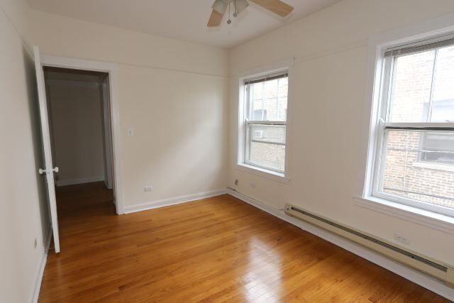 Building Photo - 821 W Waveland Ave