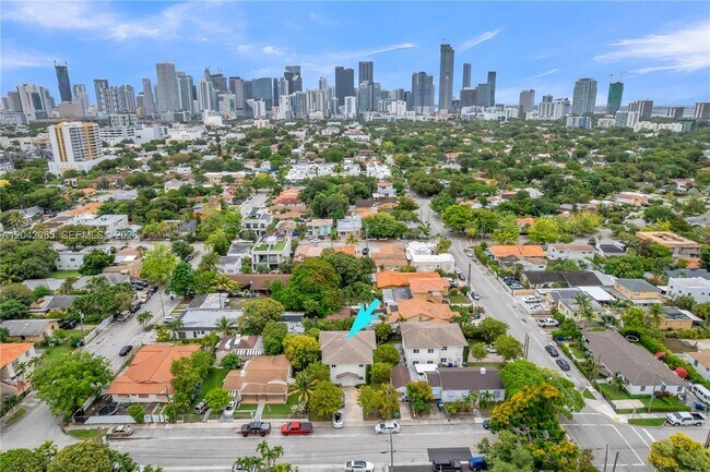 Building Photo - 1029 SW 11th Ave