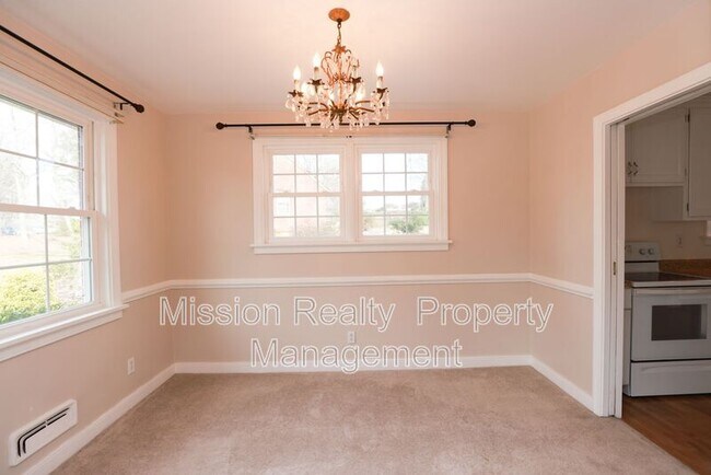 Building Photo - 8707 Mapleton Rd