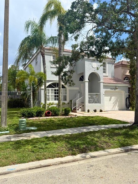 Building Photo - 15643 NW 12th Rd