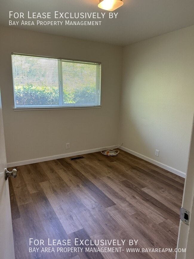 Building Photo - 1218 Junipero Ave