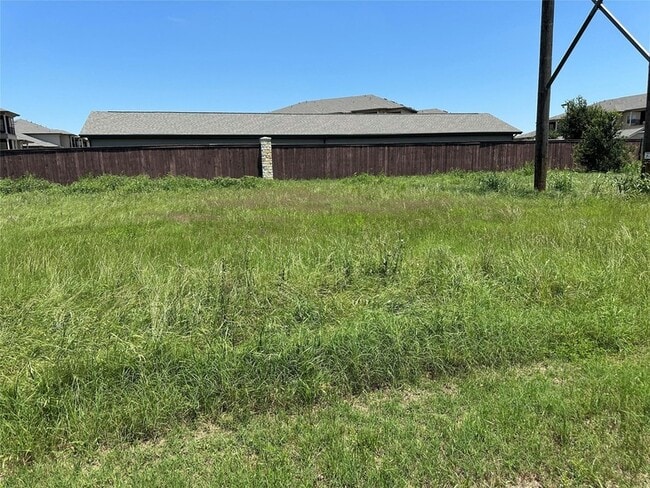 Building Photo - 201 N Hunting Lodge Ln