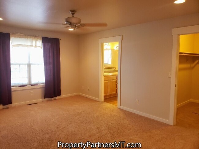 Building Photo - 3 Bedroom 2 Bath House - Near Emily Dickinson School