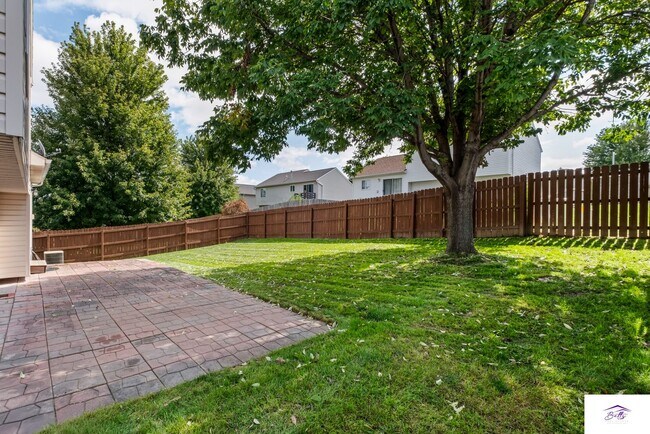 Building Photo - AVAILABLE NOW!