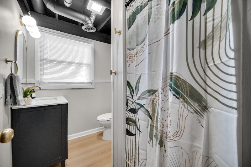 Building Photo - 454 Francis St