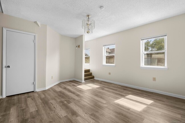 Building Photo - 45 Kossuth St