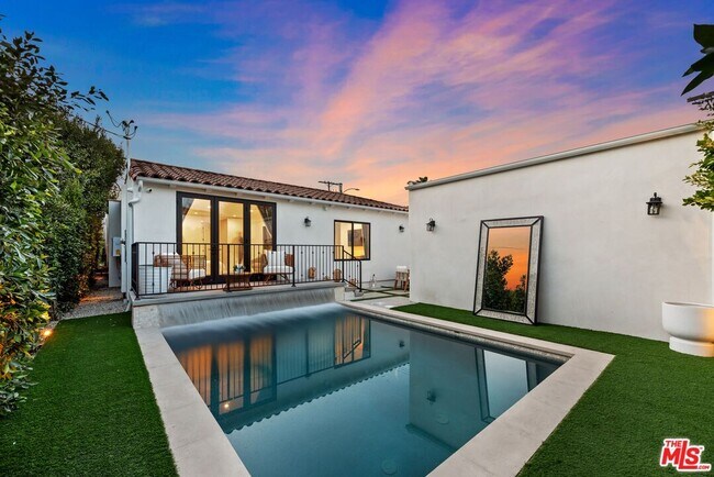 Building Photo - 100 S La Jolla Ave