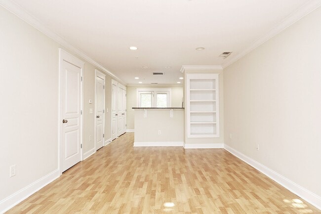 Building Photo - Woodlands of Charlottesville Condo With Community Amenities
