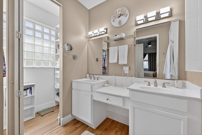 Building Photo - 6689 Southport Dr