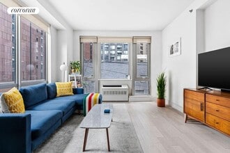 Building Photo - 4415 Purves St
