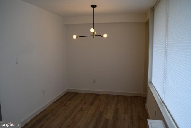 Building Photo - 3705 S George Mason Dr