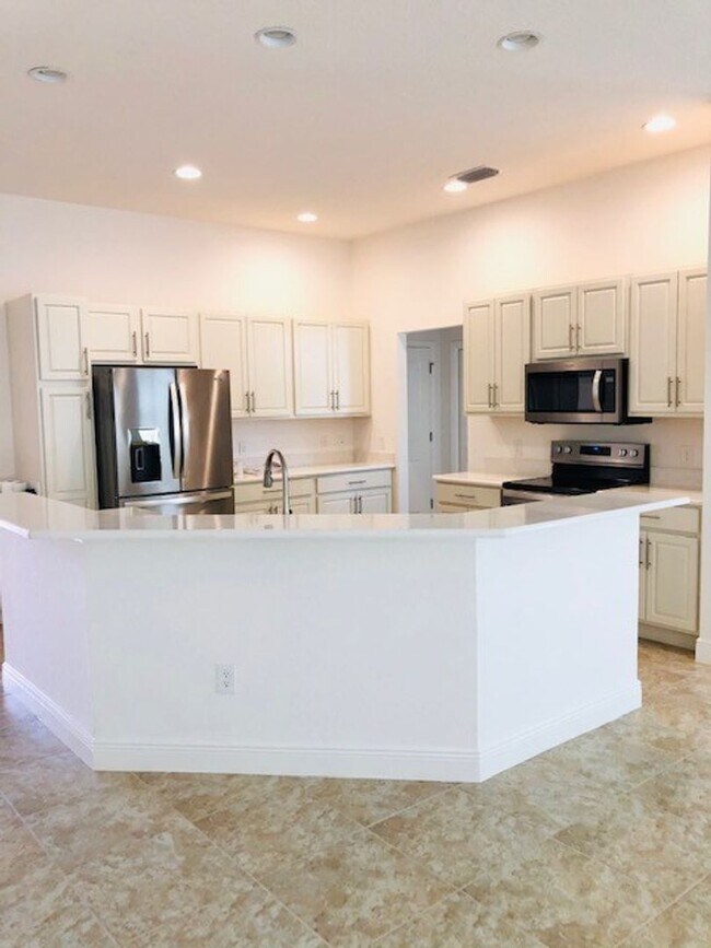 Building Photo - 10397 Silver Maple Ave