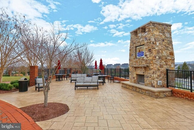 Building Photo - 1006 Shenandoah View Pkwy