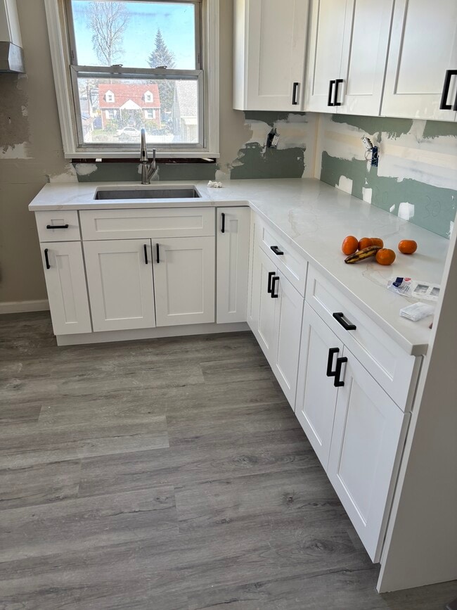 Building Photo - 1158 Roosevelt Ave