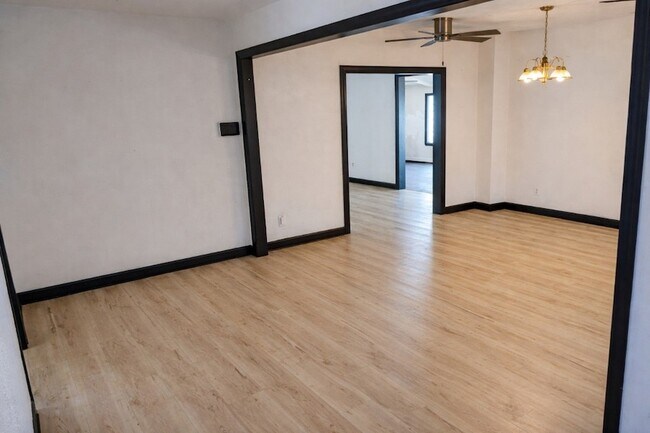 Building Photo - 5315 Bayway Dr