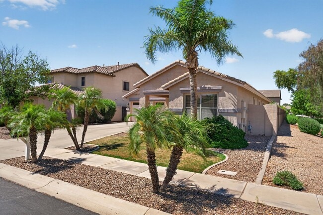 Building Photo - Spacious Gilbert Corner Lot Rental with 4 Bedrooms, Vaulted Ceilings & Private Backyard Retreat