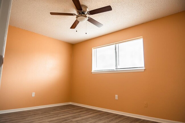 Building Photo - 1510 Eagle Lake Rd