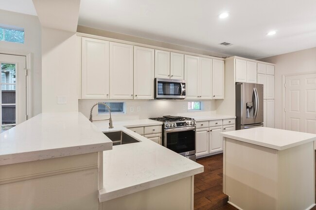 Building Photo - 76 S Piper Trace