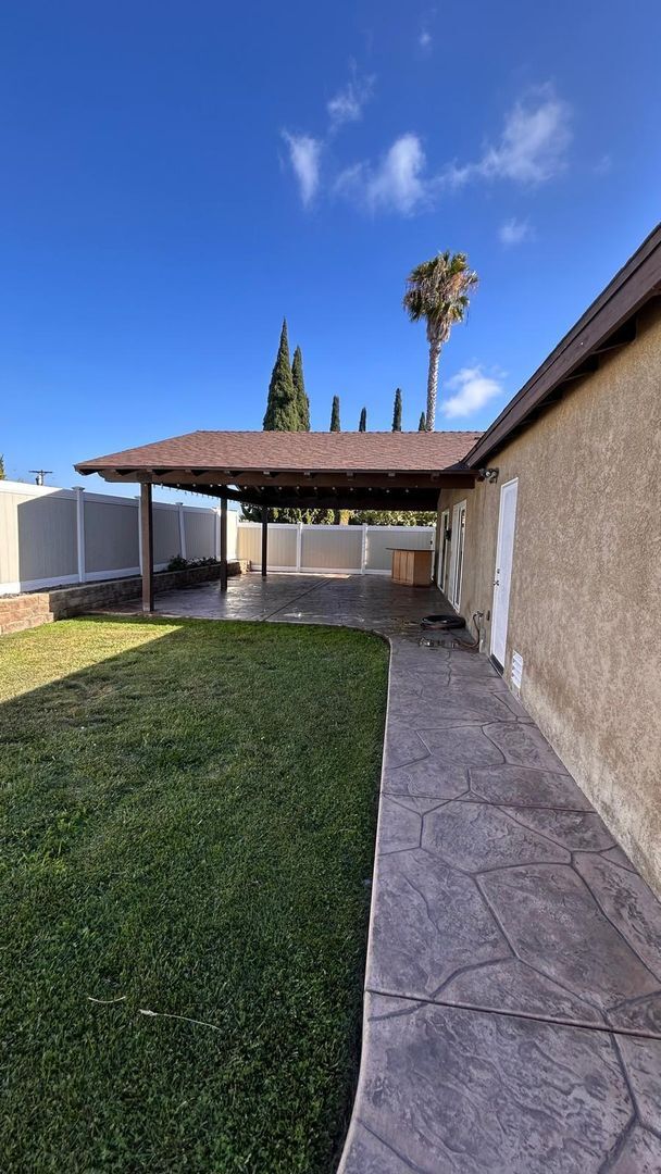 Building Photo - Beautiful and Spacious 3 Bedroom, 2 Bath Home! $3,800 Move In Ready!