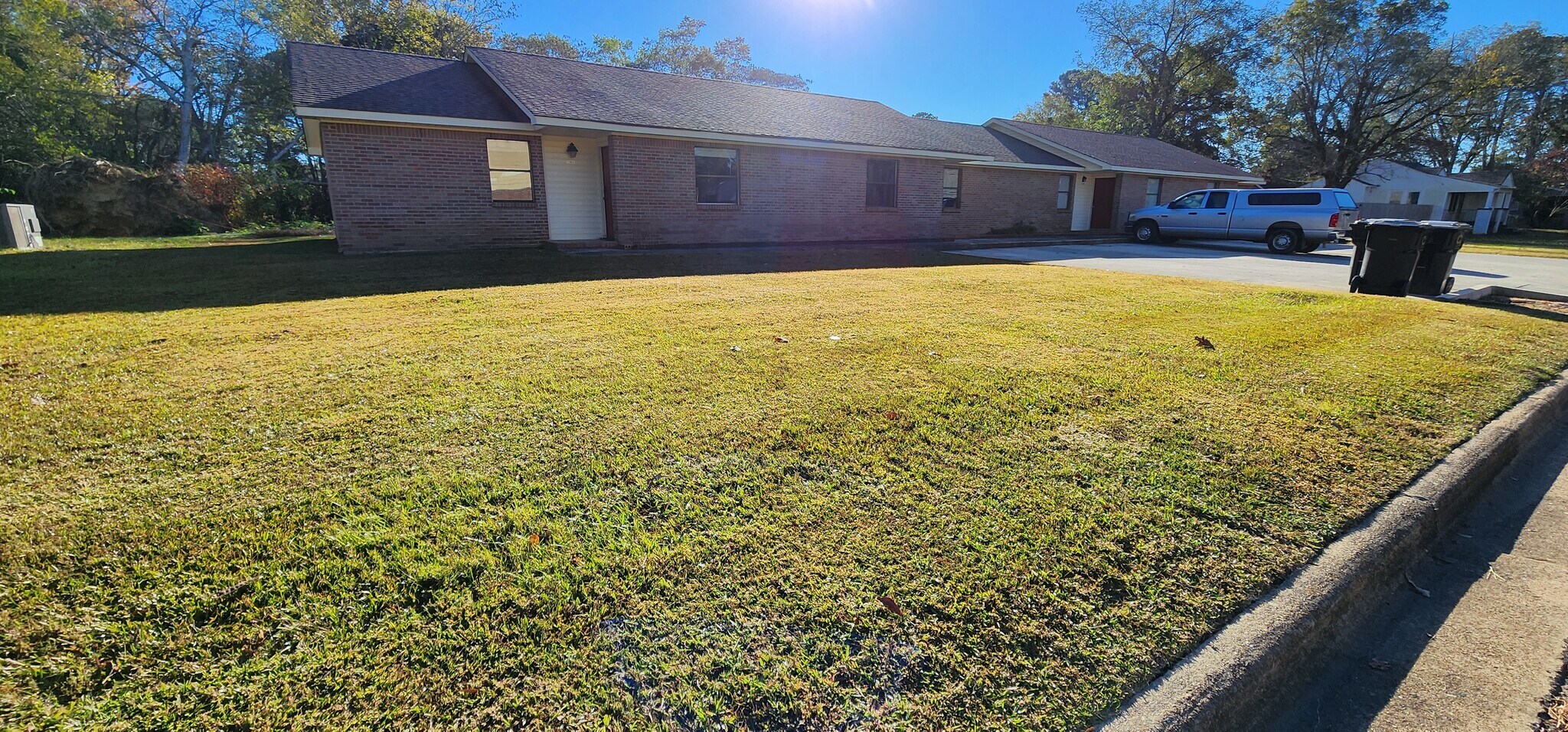 Cloverland-Denson-Parking - 704 Denson Ave SW