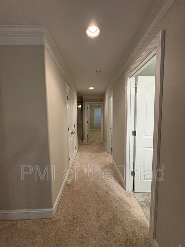 Building Photo - 1103 Chariot Square