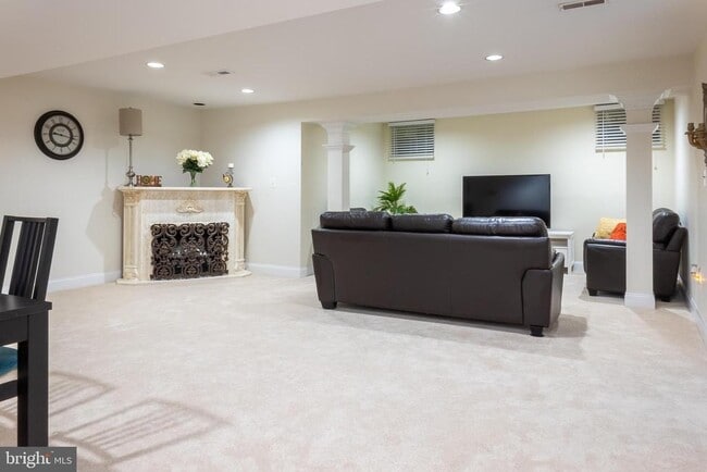 Building Photo - 4705 Rippling Pond Dr