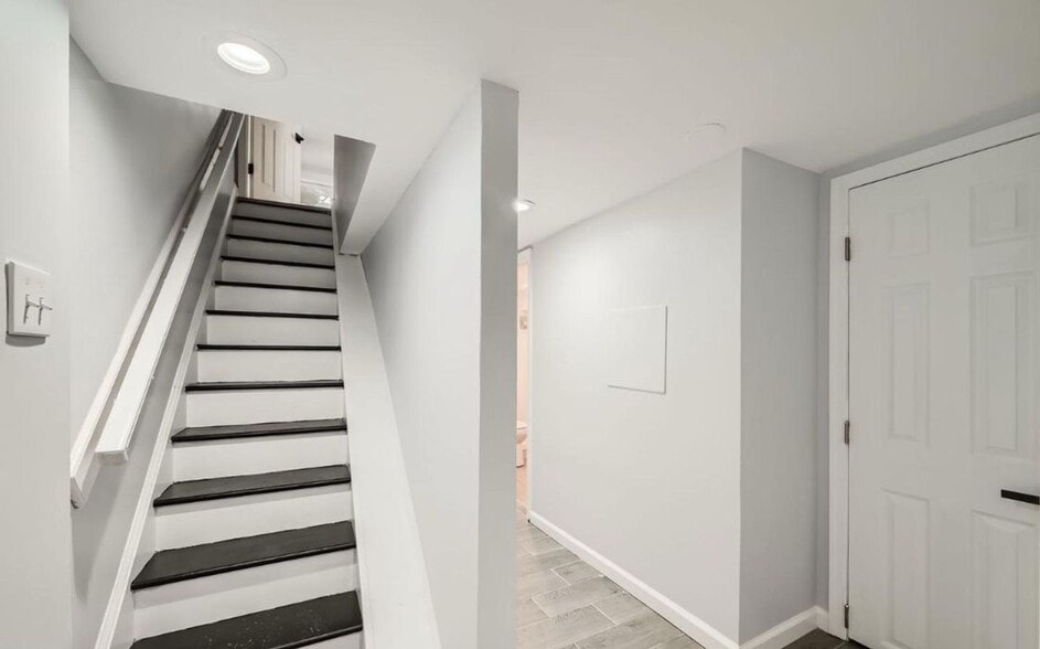 Building Photo - 2601 E Oliver St