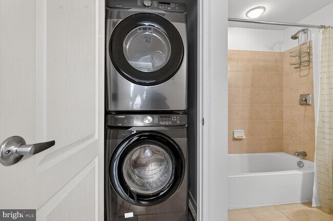 Building Photo - 1115 Cameron St