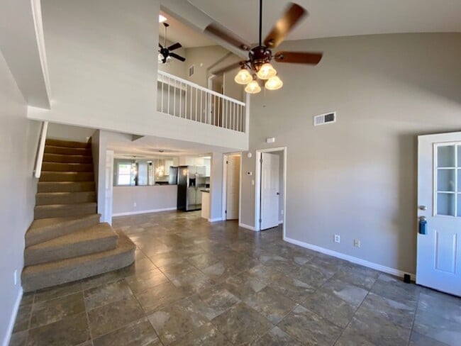 Building Photo - 2 BEDROOM APARTMENT DOWNTOWN IN ST. GEORGE