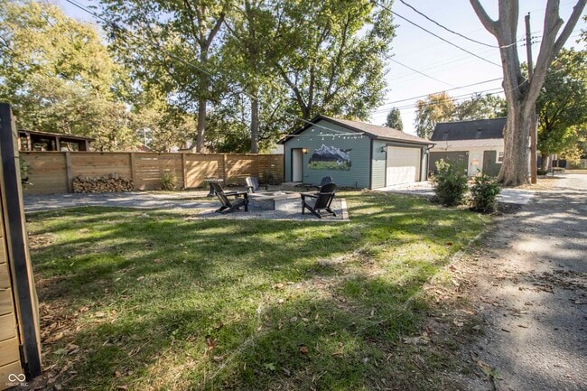 Building Photo - 1383 Cherry St